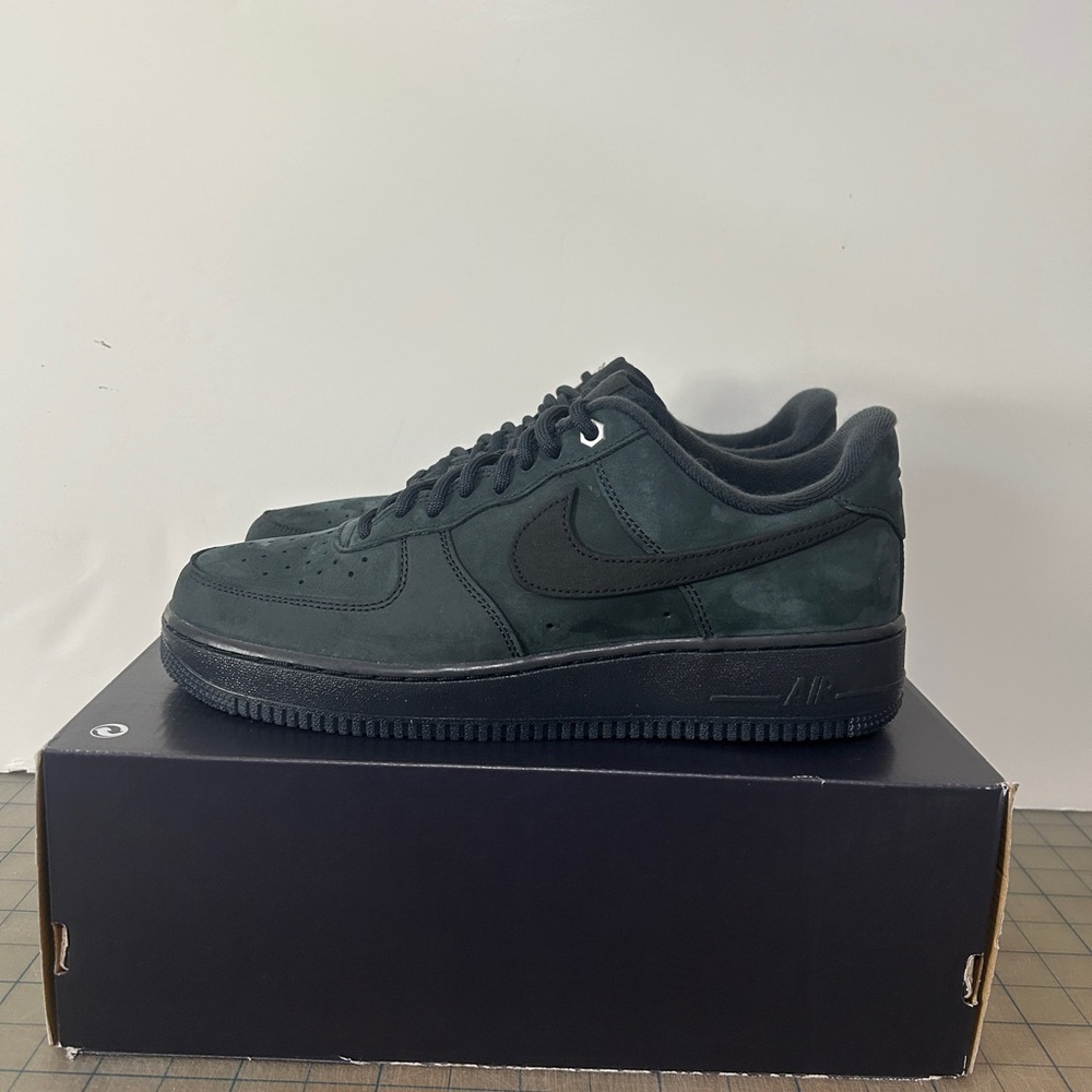 Nike Air Force 1 Low ‘Triple Black Nubuck’
